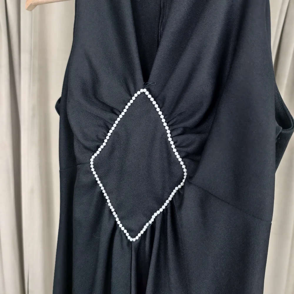 Vintage Black Sleeveless Halter Neck Maxi Dress with Beaded Accent - Picture 6 of 7